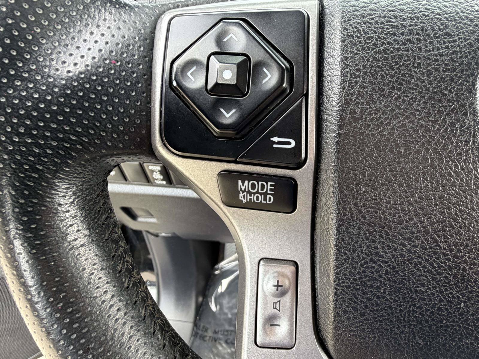 Used 2017 Toyota 4Runner Limited AWD/4WD image 17