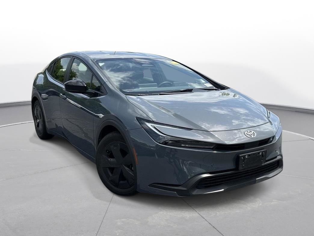Used 2023 Toyota Prius LE FWD image 4