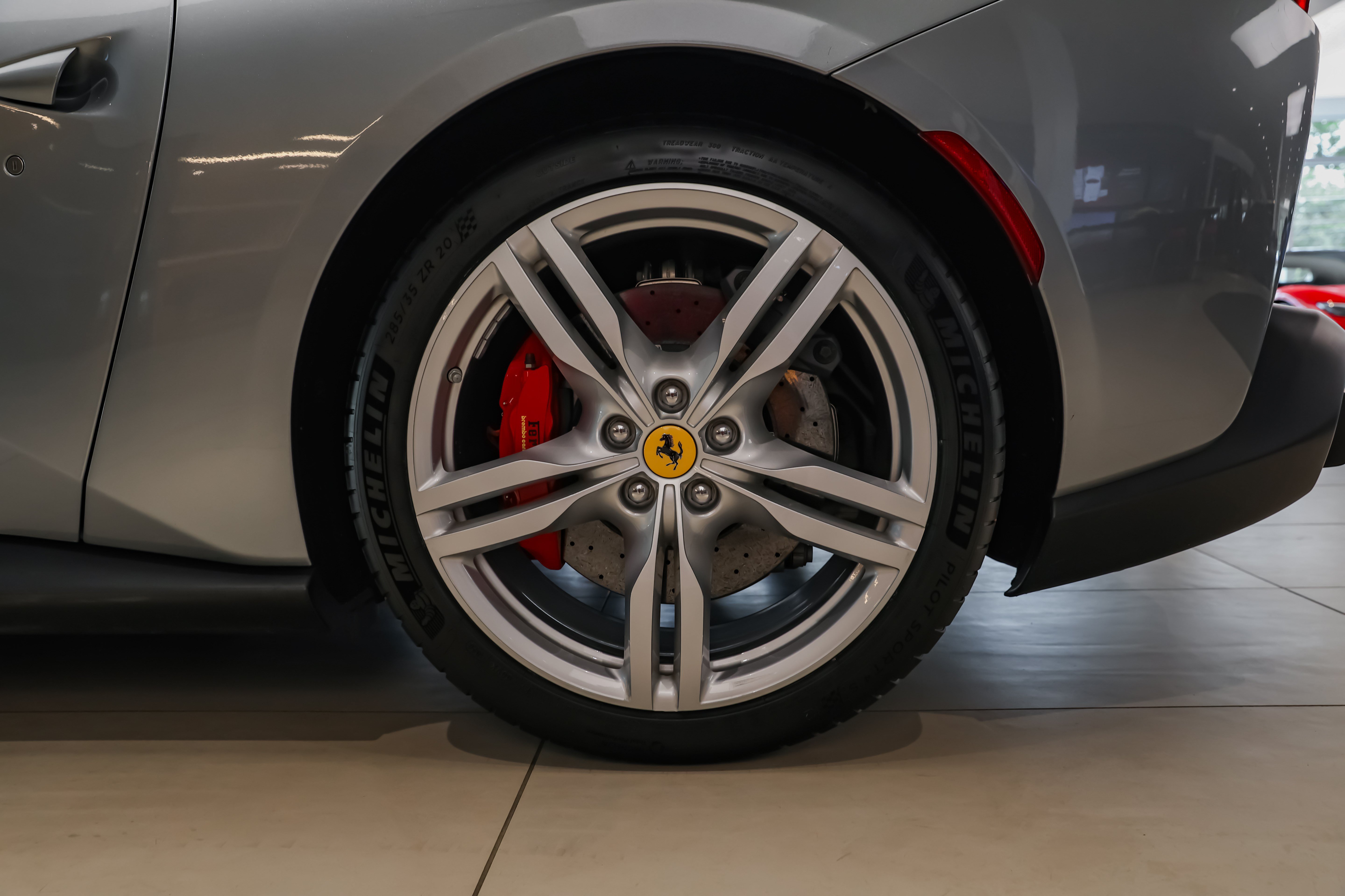 Used 2019 Ferrari Portofino RWD image 19