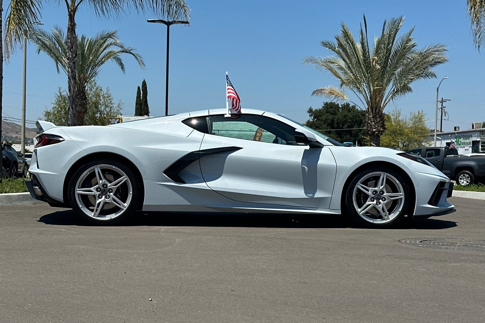 Used 2020 Chevrolet Corvette Stingray Coupe w/ Z51 Performance Package RWD image 3