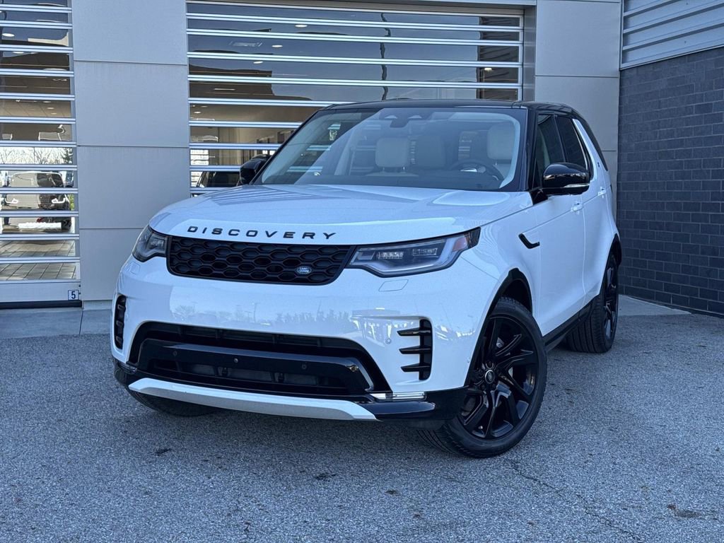 Certified 2025 Land Rover Discovery Dynamic SE AWD/4WD image 1