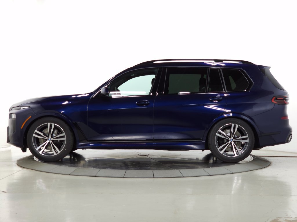 Used 2026 BMW X7 xDrive40i w/ M Sport Package AWD/4WD image 4