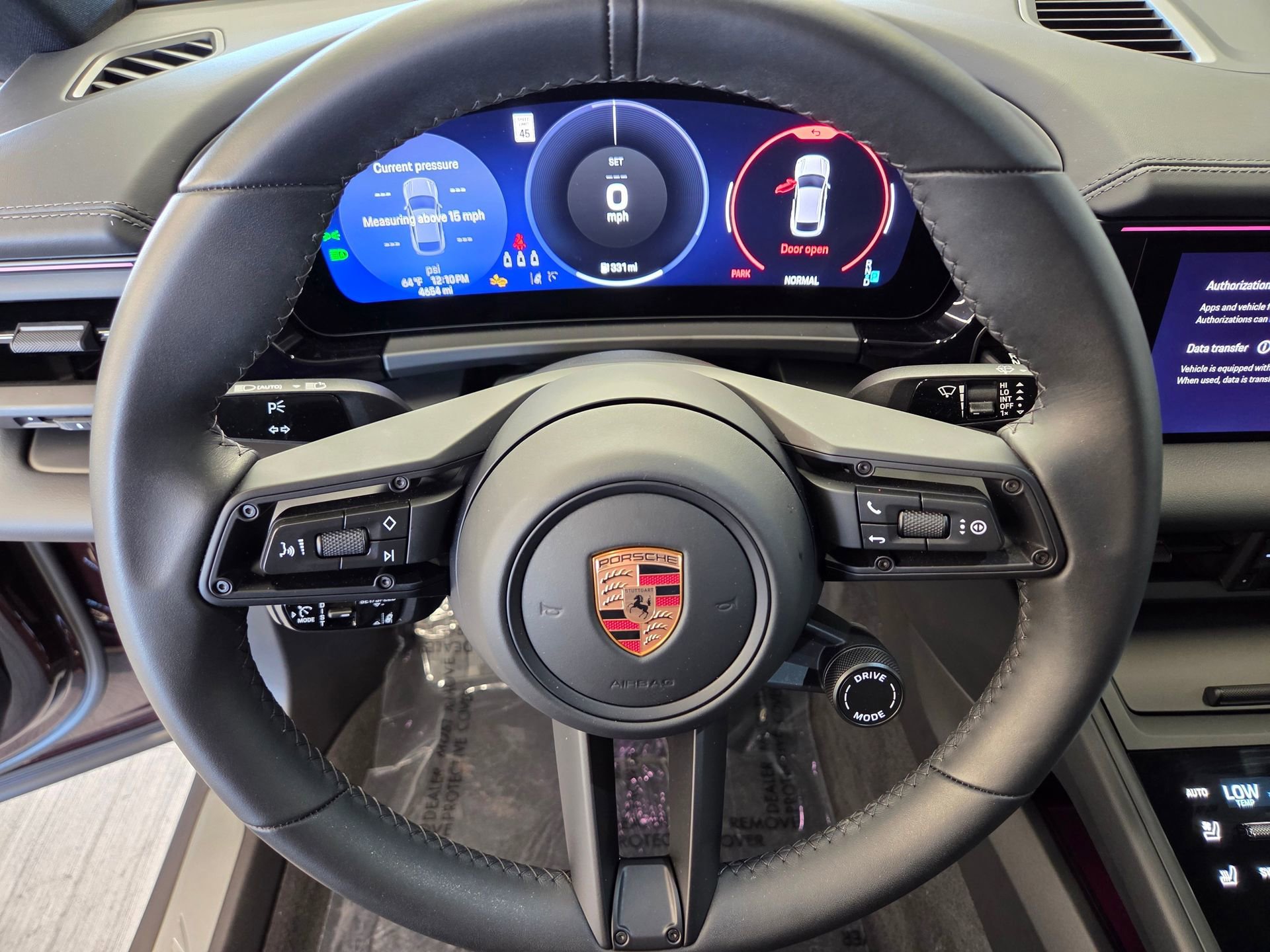 Certified 2025 Porsche Macan 4 Electric image 17