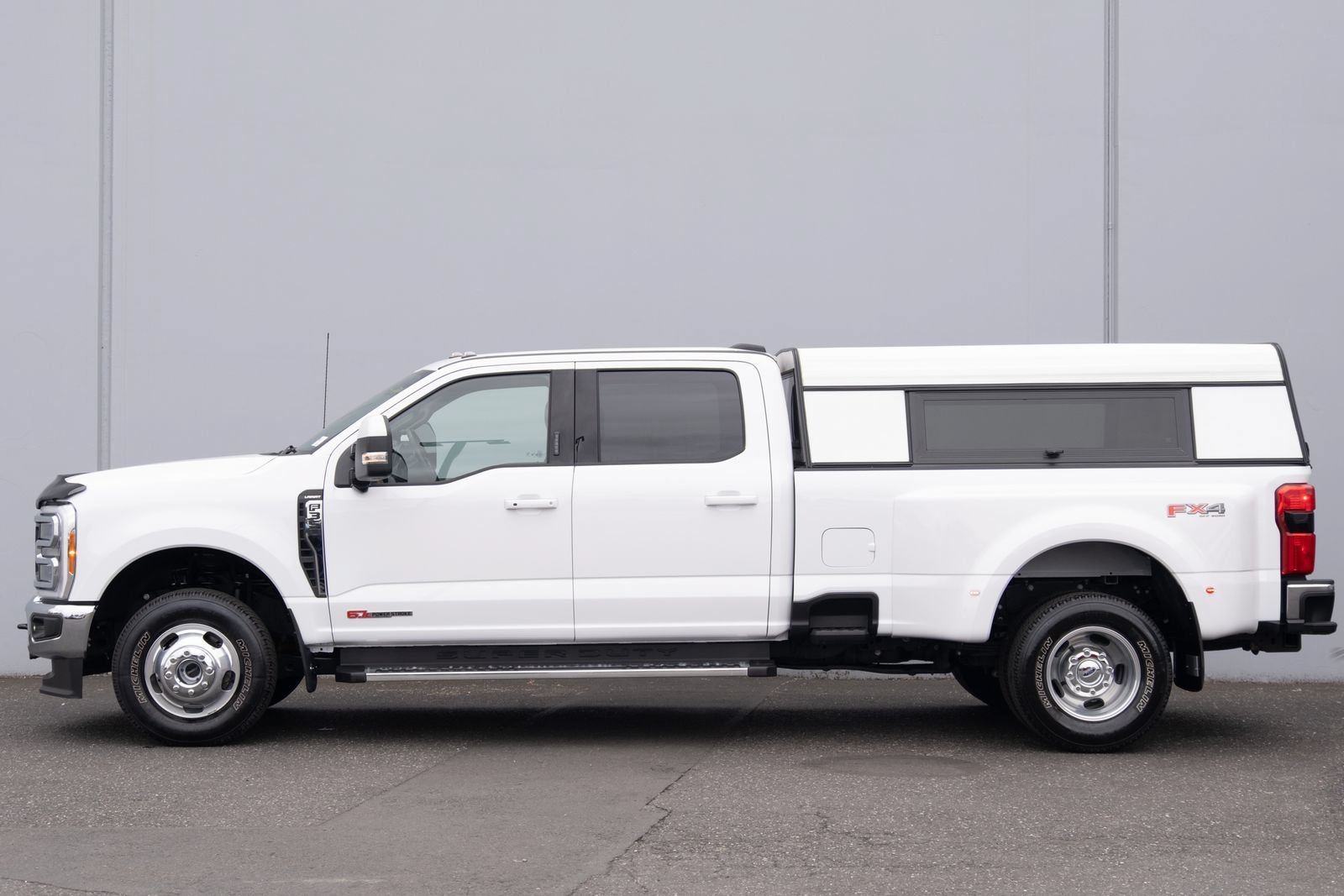 Used 2023 Ford F350 Lariat AWD/4WD image 28