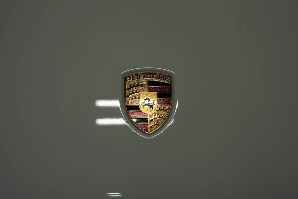 Certified 2025 Porsche Macan AWD/4WD image 29