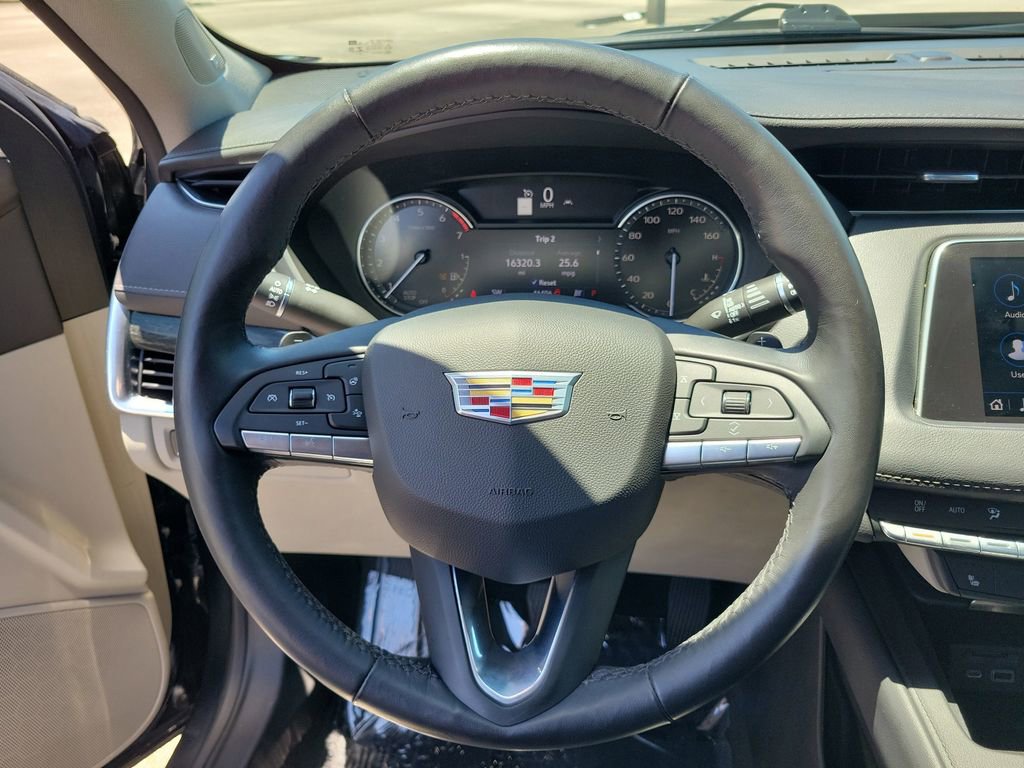 Used 2021 Cadillac XT4 Premium Luxury w/ Enhanced Visibility Package FWD image 23