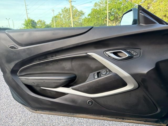 Used 2020 Chevrolet Camaro LT RWD image 9