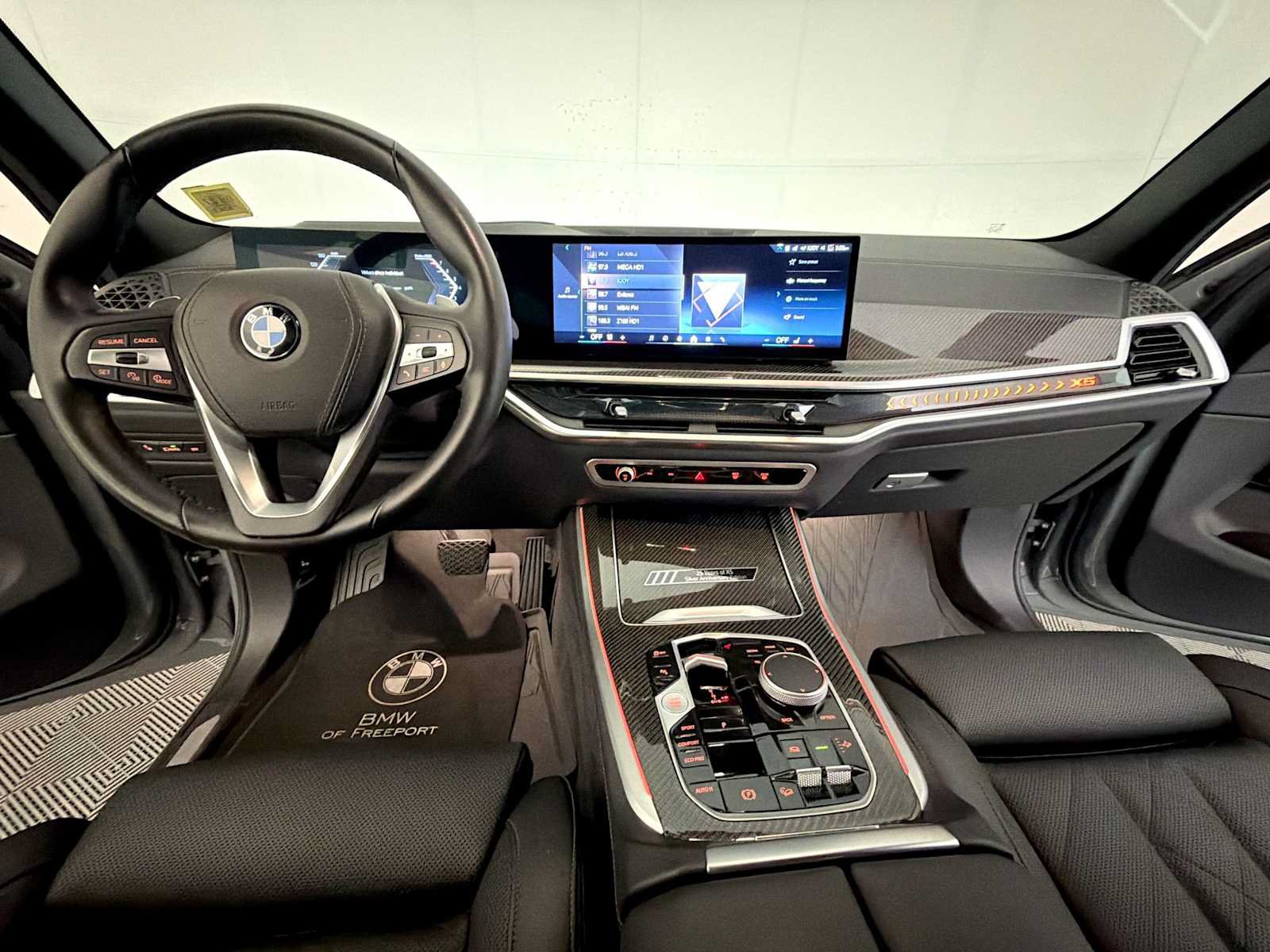 Used 2025 BMW X5 xDrive40i w/ M Sport Package AWD/4WD image 14