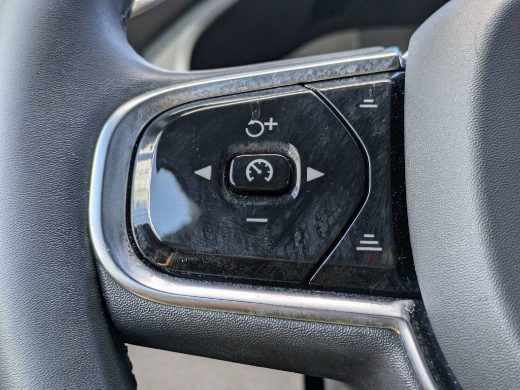 Used 2023 Volvo XC60 B5 Ultimate w/ Protection Package Premier AWD/4WD image 34