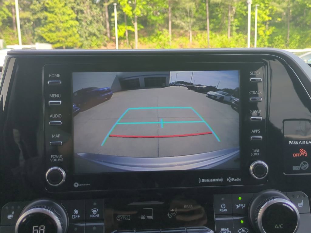 Used 2020 Toyota Highlander XLE image 24