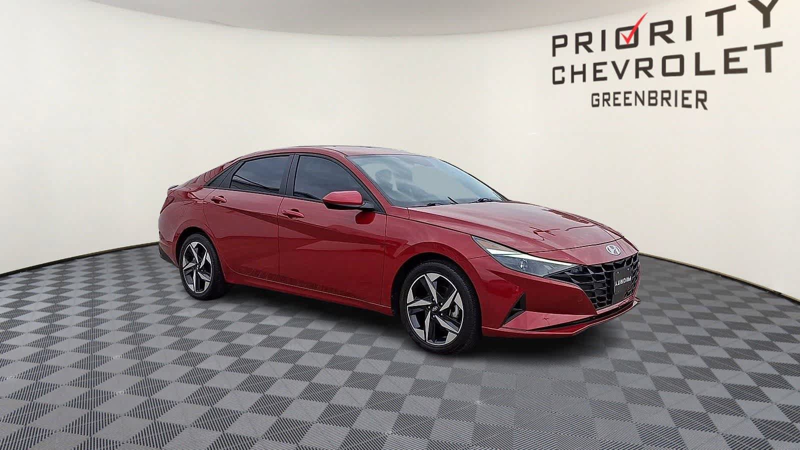 Used 2023 Hyundai Elantra SEL w/ Convenience Package FWD image 2
