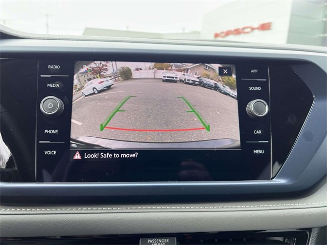 Used 2024 Volkswagen Taos SE image 24