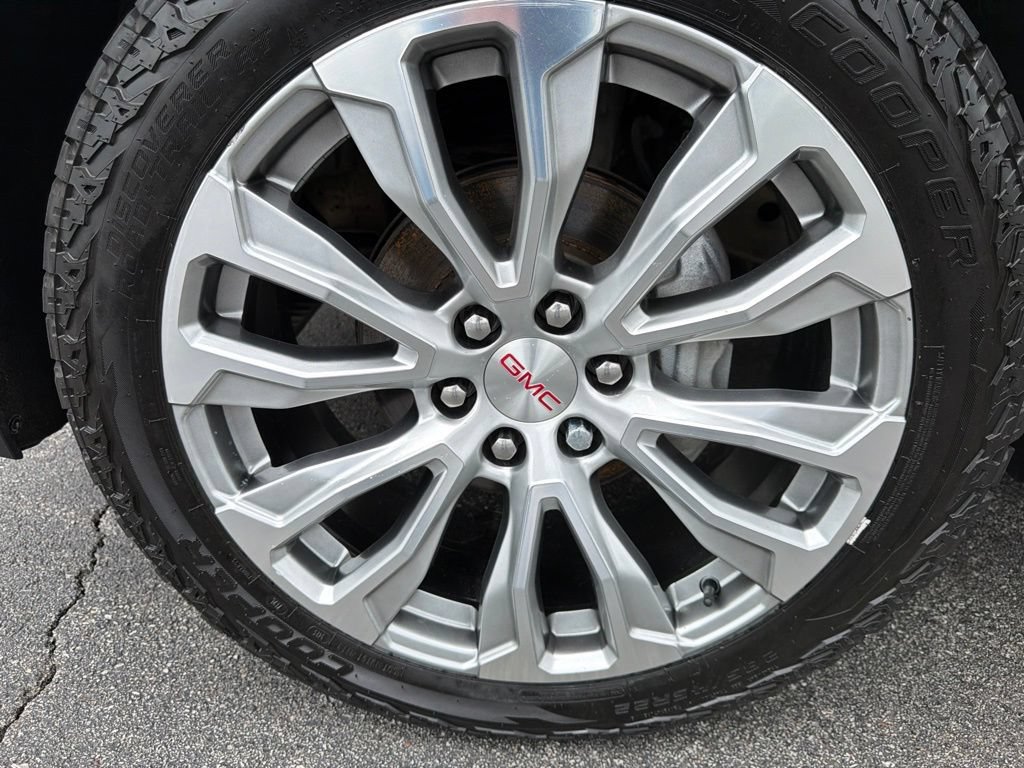 Used 2022 GMC Yukon Denali AWD/4WD image 9