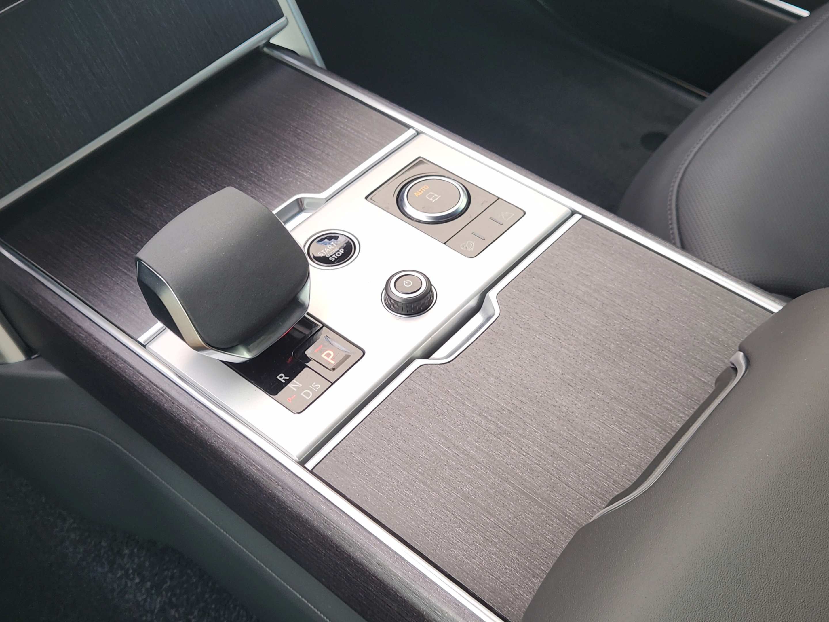 New 2027 Land Rover Range Rover SE AWD/4WD image 15