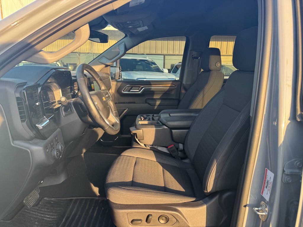 Used 2024 Chevrolet Silverado 1500 LT image 11