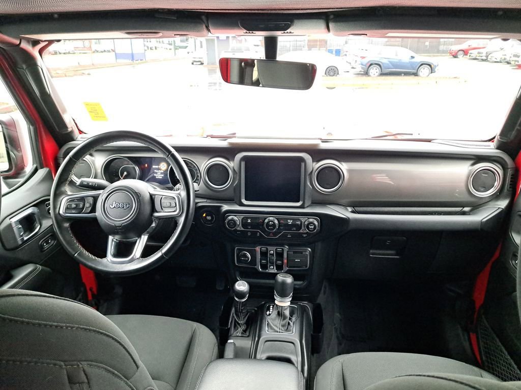 Used 2021 Jeep Wrangler Unlimited Sahara w/ Uconnect 4C Nav & Sound Group image 18