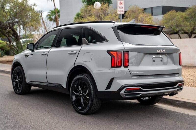 Used 2023 Kia Sorento SX FWD image 3