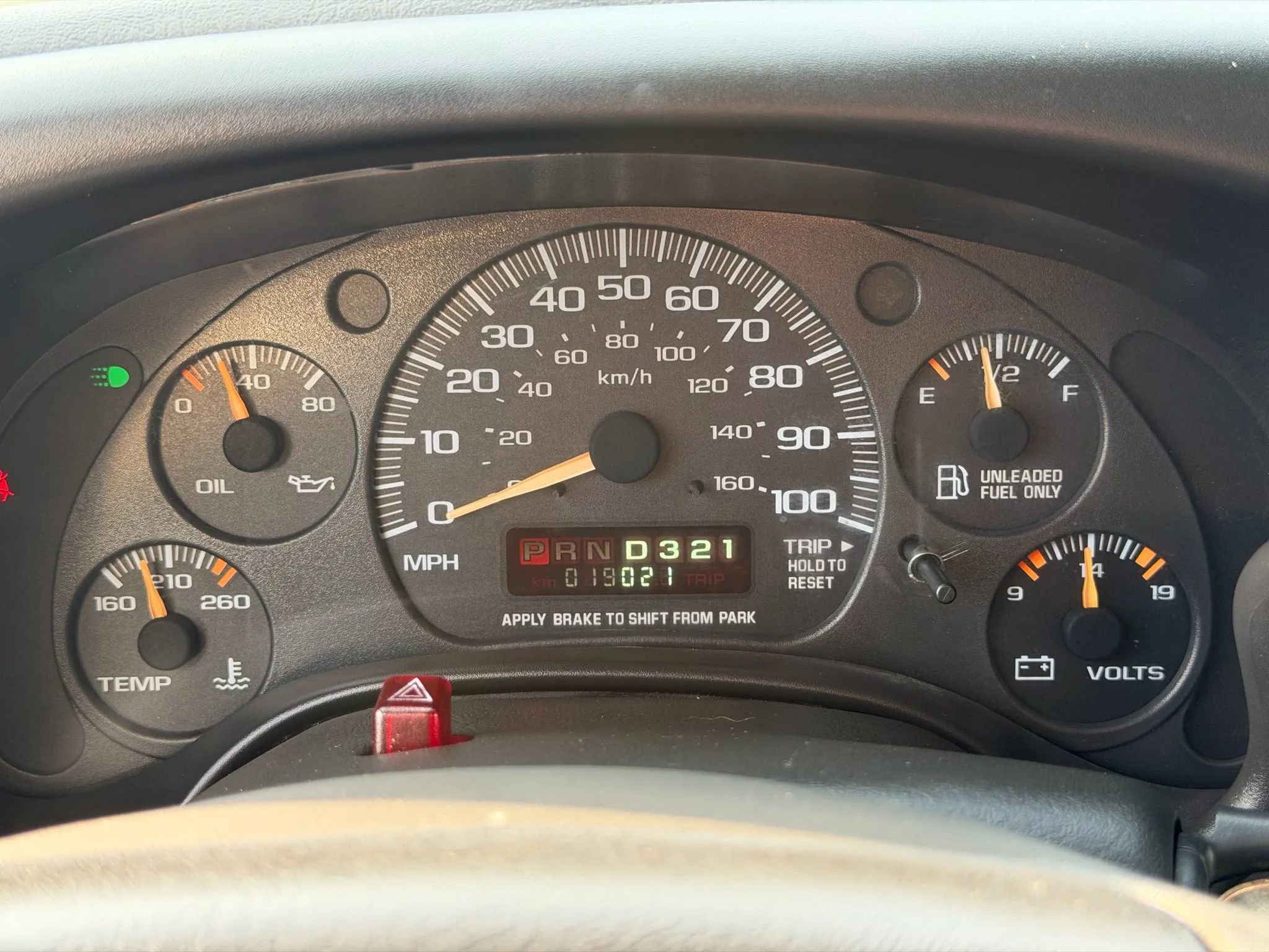 Used 2002 Chevrolet Express 3500 w/ Appearance Pkg image 3