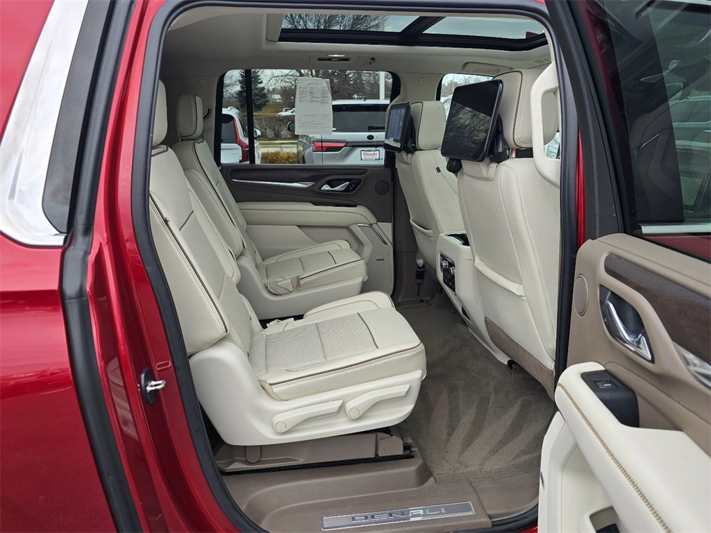 Used 2021 GMC Yukon XL Denali w/ Denali Premium Package image 35