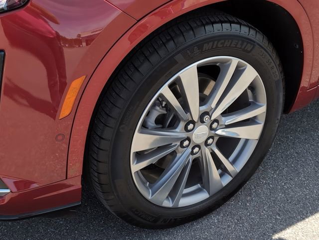 Used 2022 Cadillac XT6 Premium Luxury w/ Technology Package image 11