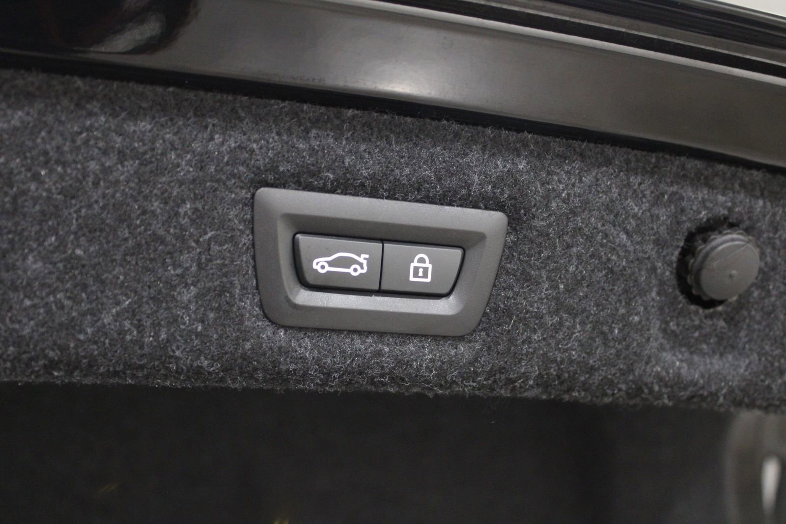 Used 2021 BMW 530i w/ Premium Package RWD image 39