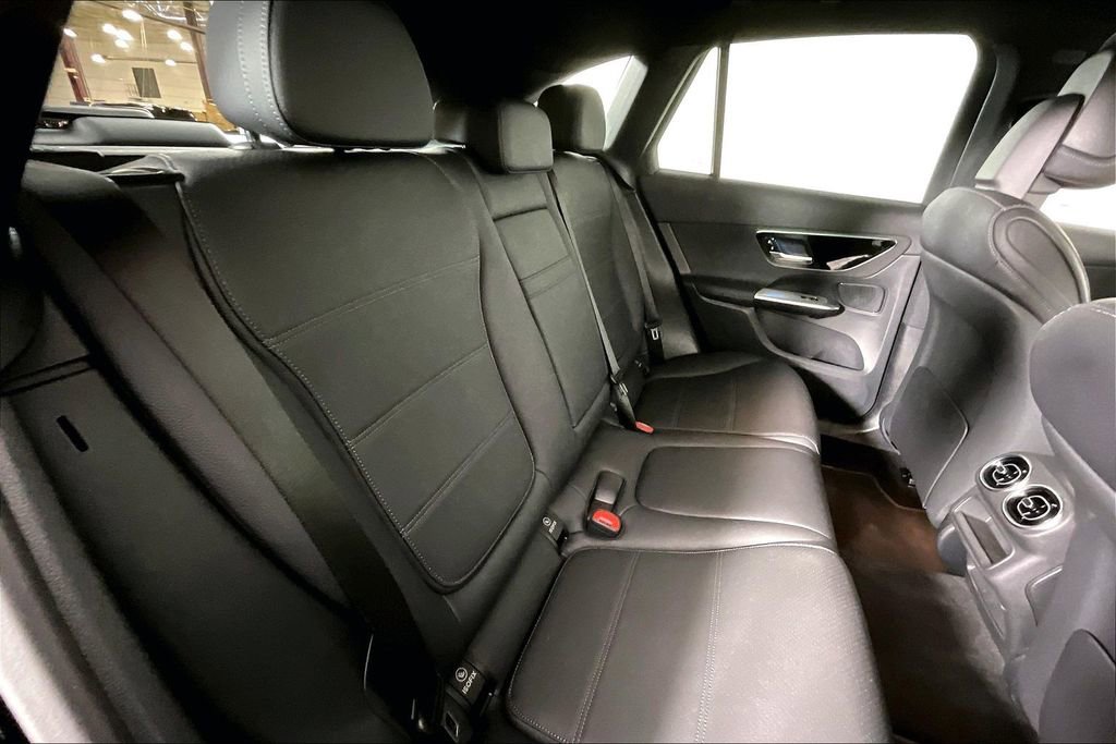 Used 2026 Mercedes-Benz GLC 300 4MATIC image 19