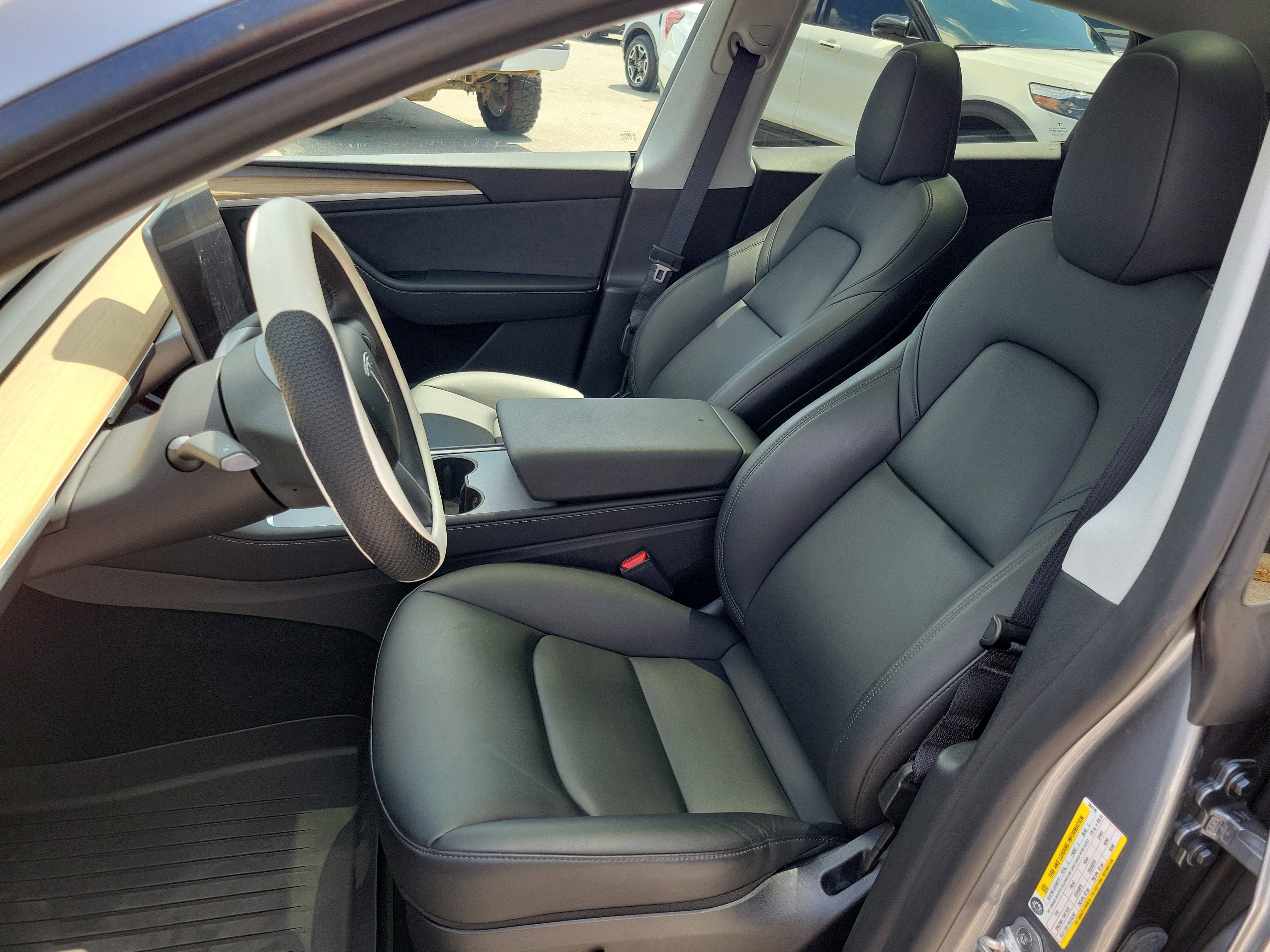 Used 2025 Tesla Model Y Long Range AWD/4WD image 19