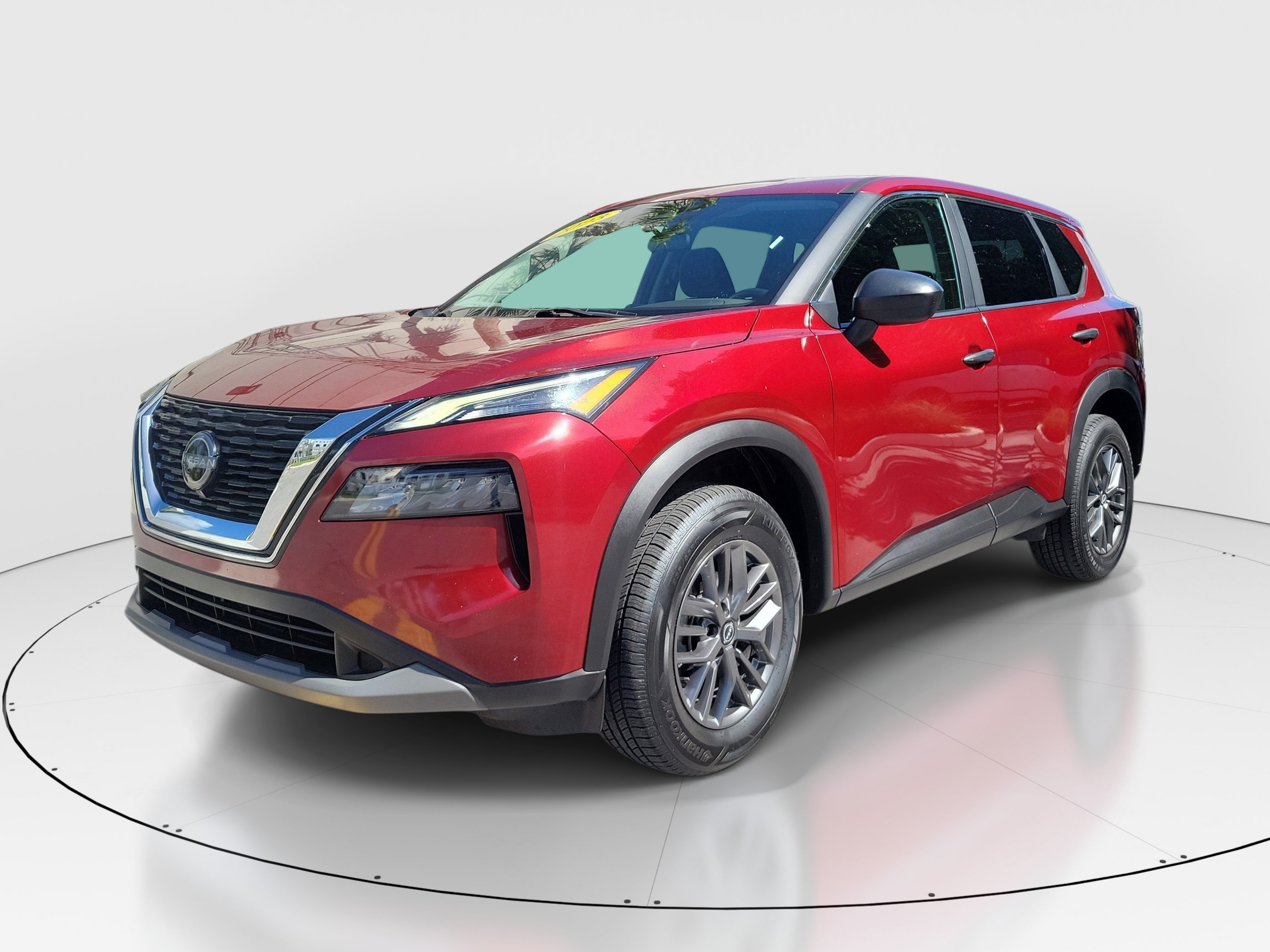 Used 2023 Nissan Rogue S AWD/4WD image 3