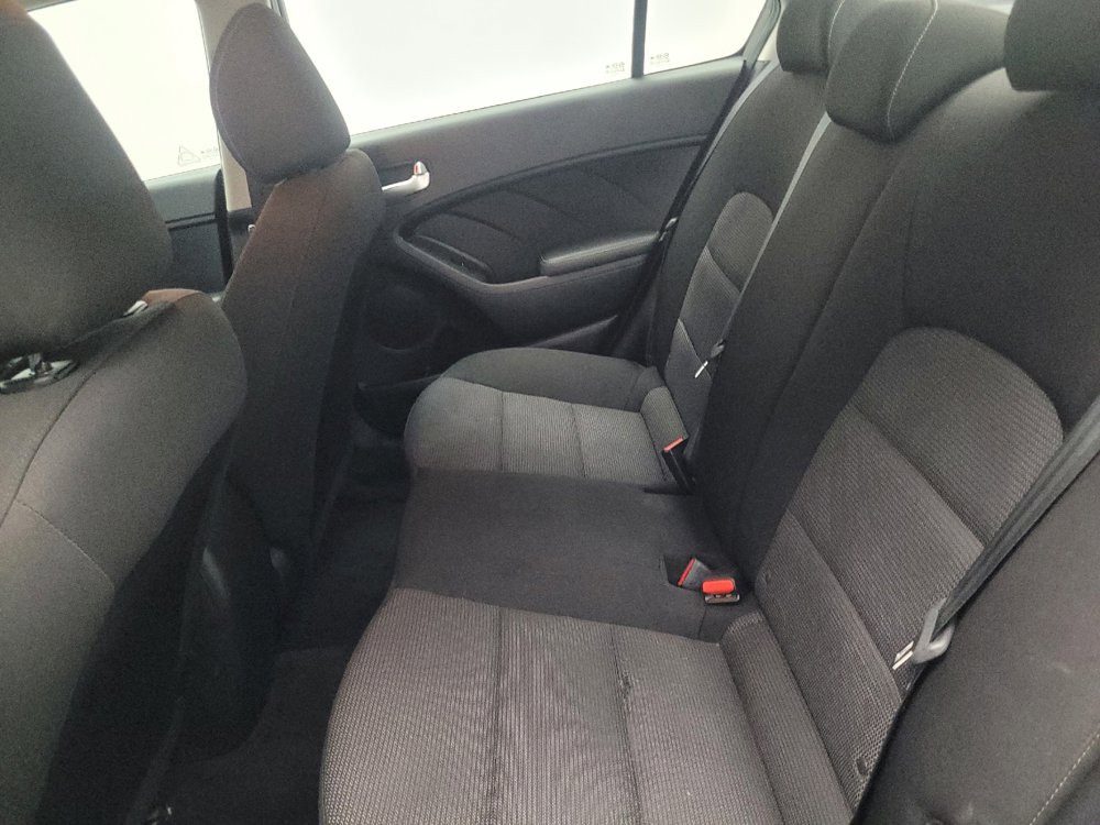 Used 2017 Kia Forte LX image 18