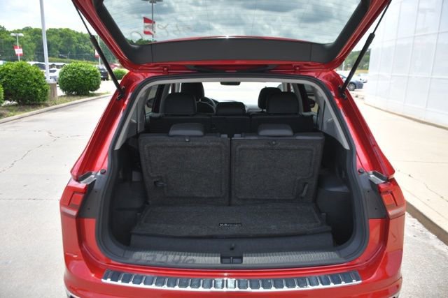 Used 2023 Volkswagen Tiguan SE FWD image 9