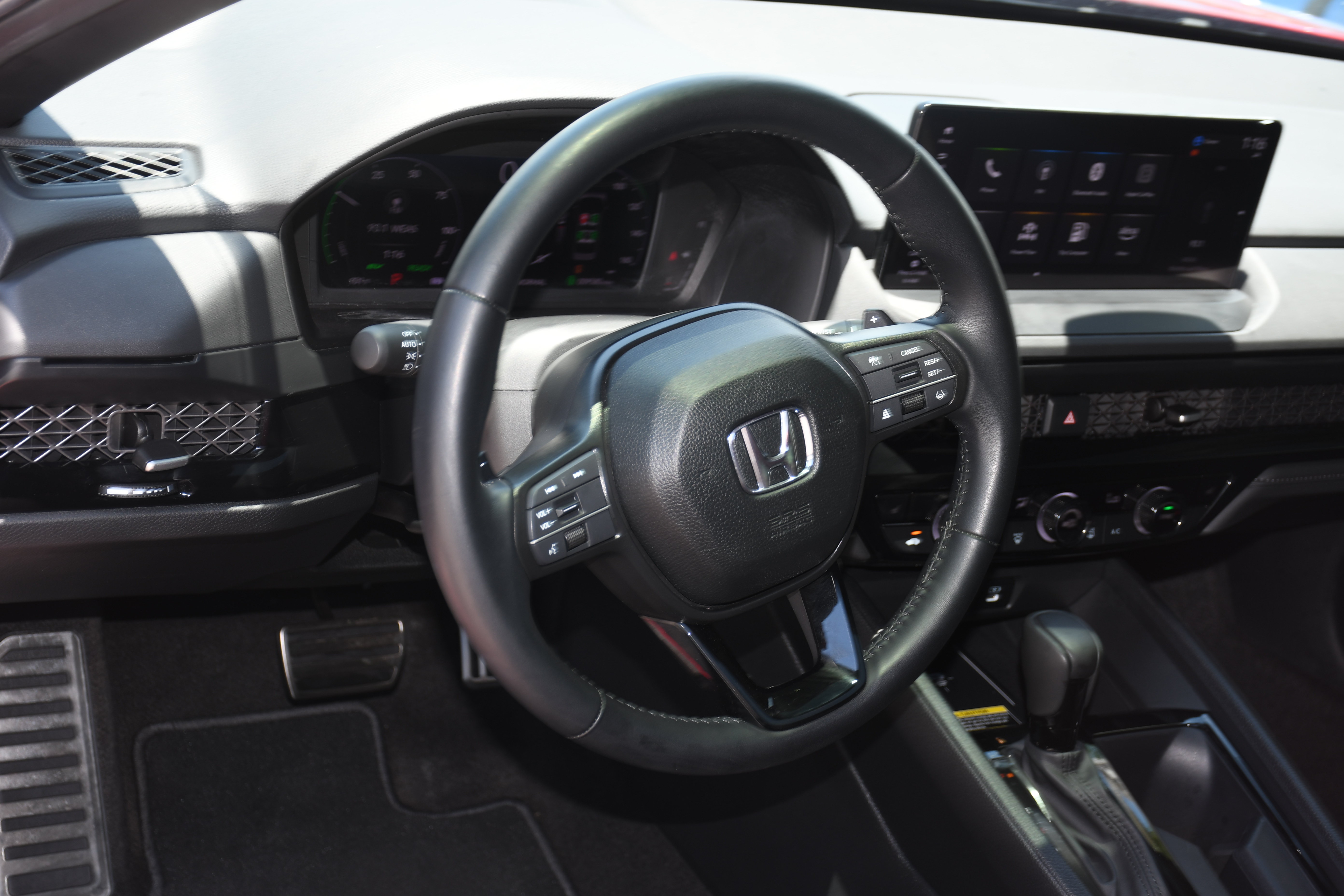 Used 2025 Honda Accord Sport image 9