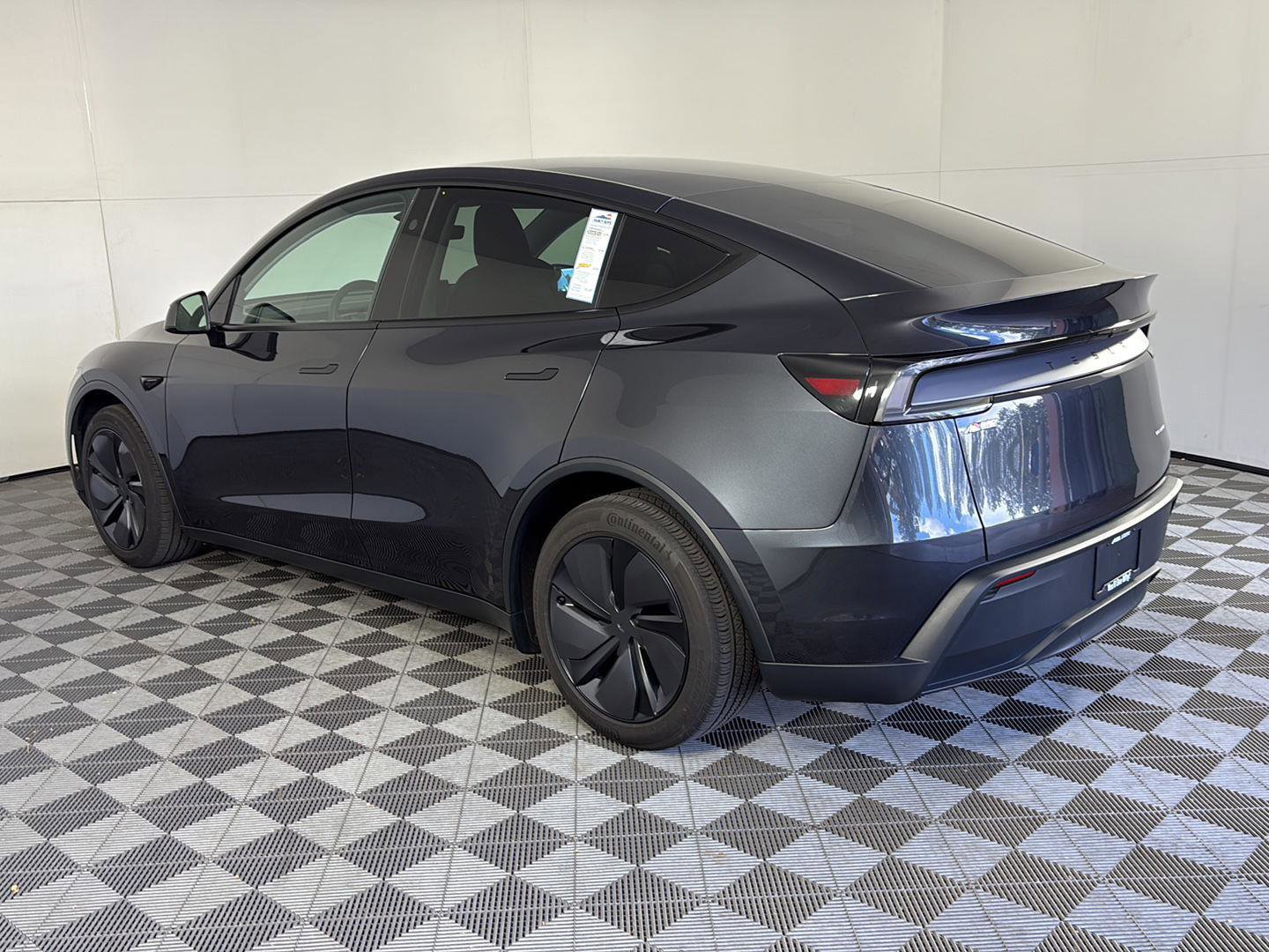 Used 2026 Tesla Model Y Long Range AWD/4WD image 7