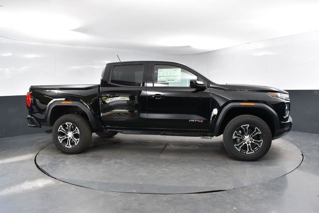 Used 2025 GMC Canyon AT4 image 10