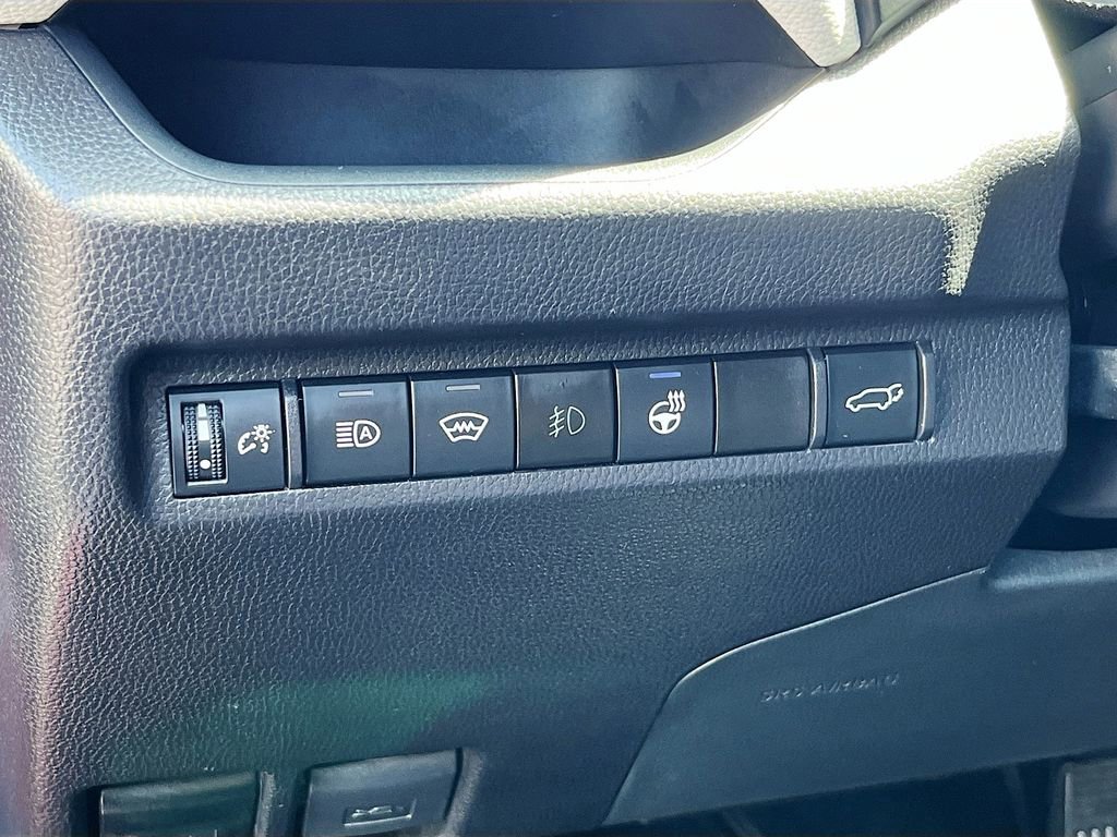 Used 2025 Toyota RAV4 XLE w/ Convenience Package AWD/4WD image 10