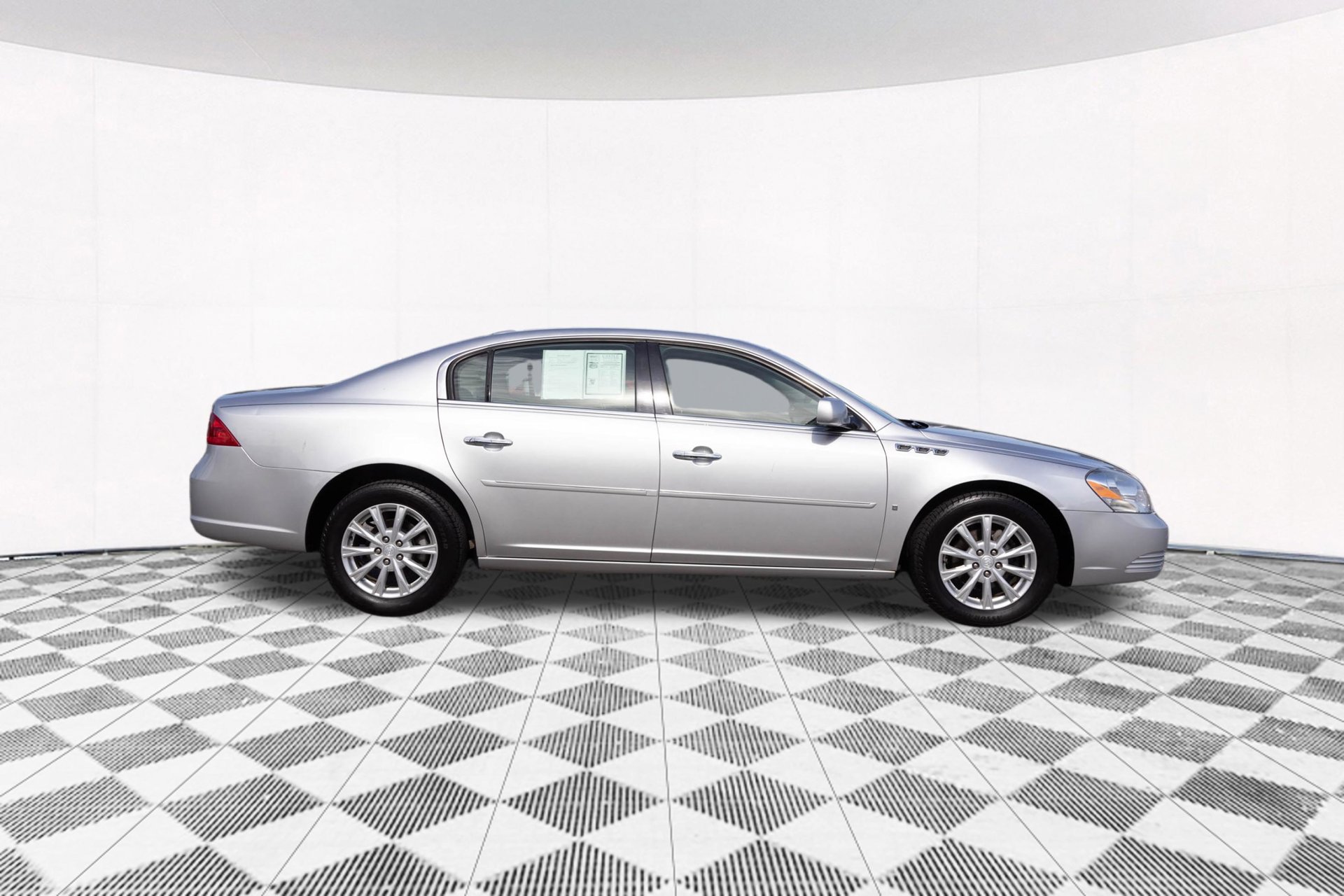 Used 2009 Buick Lucerne CX FWD image 16