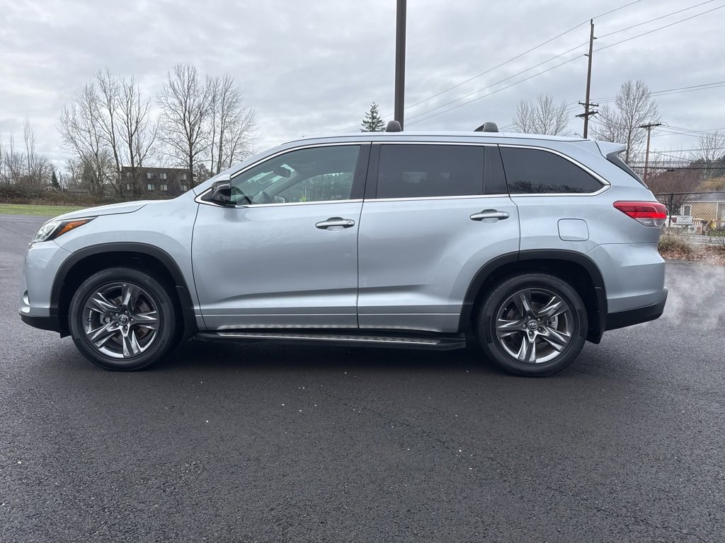 Used 2018 Toyota Highlander Limited Platinum image 4