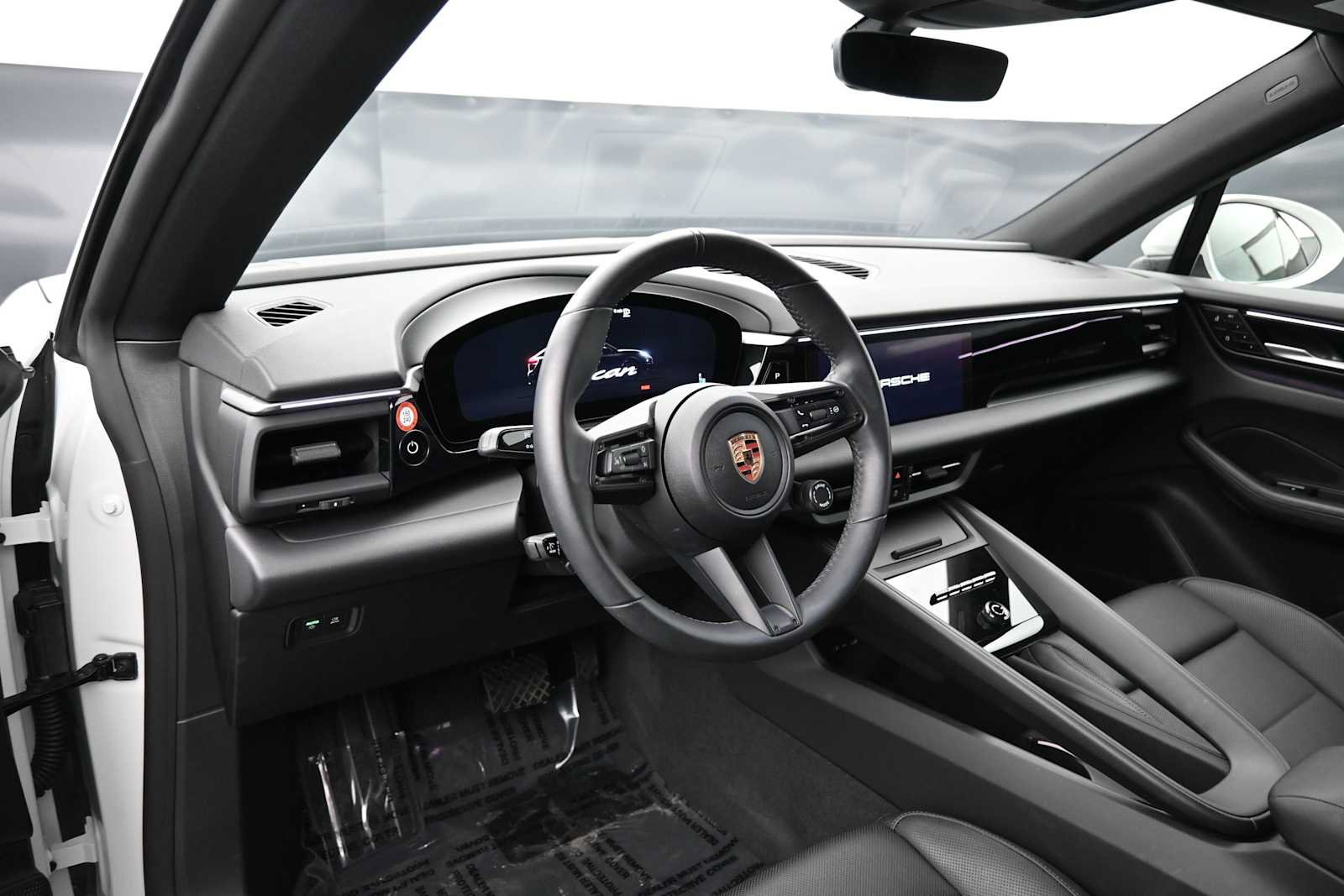 Certified 2025 Porsche Macan Electric RWD image 4