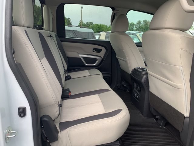 Used 2024 Nissan Titan SV w/ SV Convenience Package AWD/4WD image 12