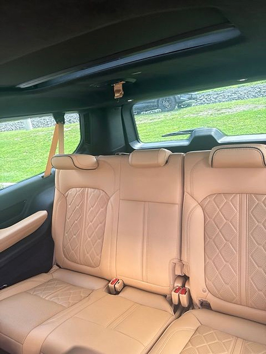 Used 2025 Jeep Grand Wagoneer L Series III AWD/4WD image 36