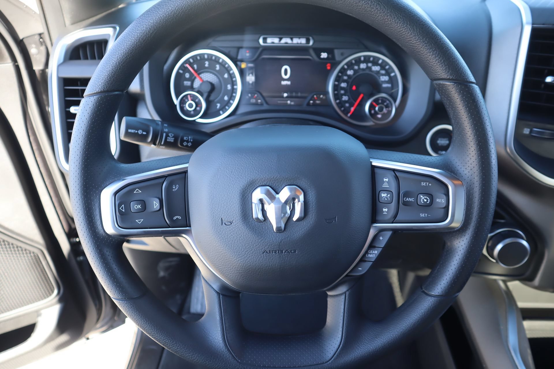 New 2026 RAM 1500 Express AWD/4WD image 3