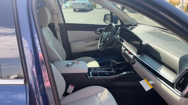 Certified 2025 Kia Sorento SX image 37