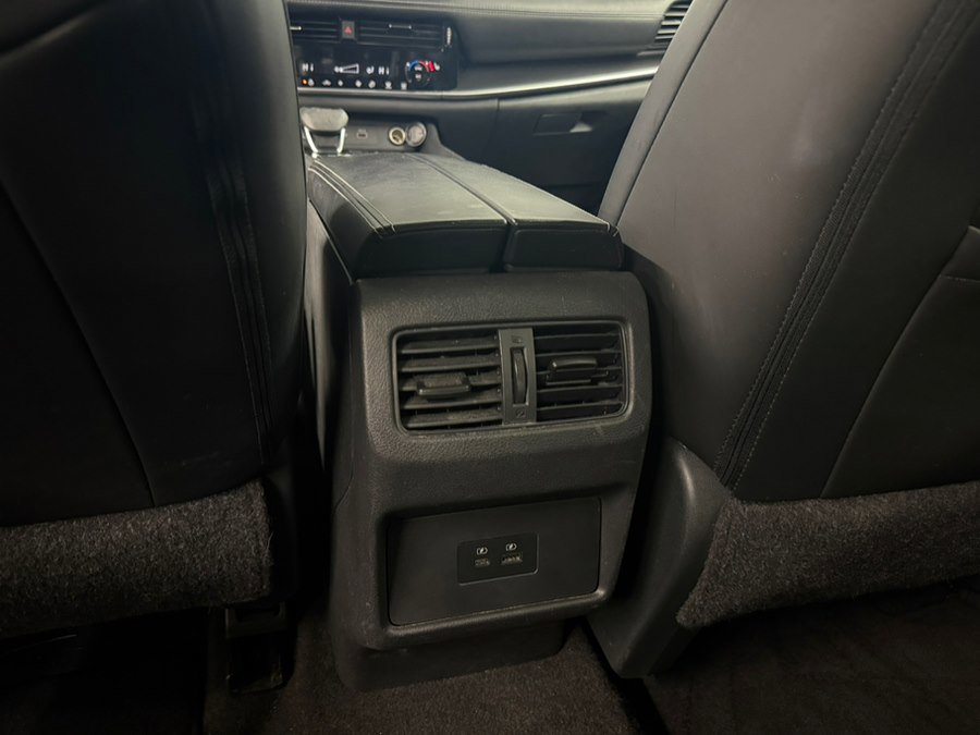 Used 2023 Nissan Rogue SV w/ SV Premium Package image 35