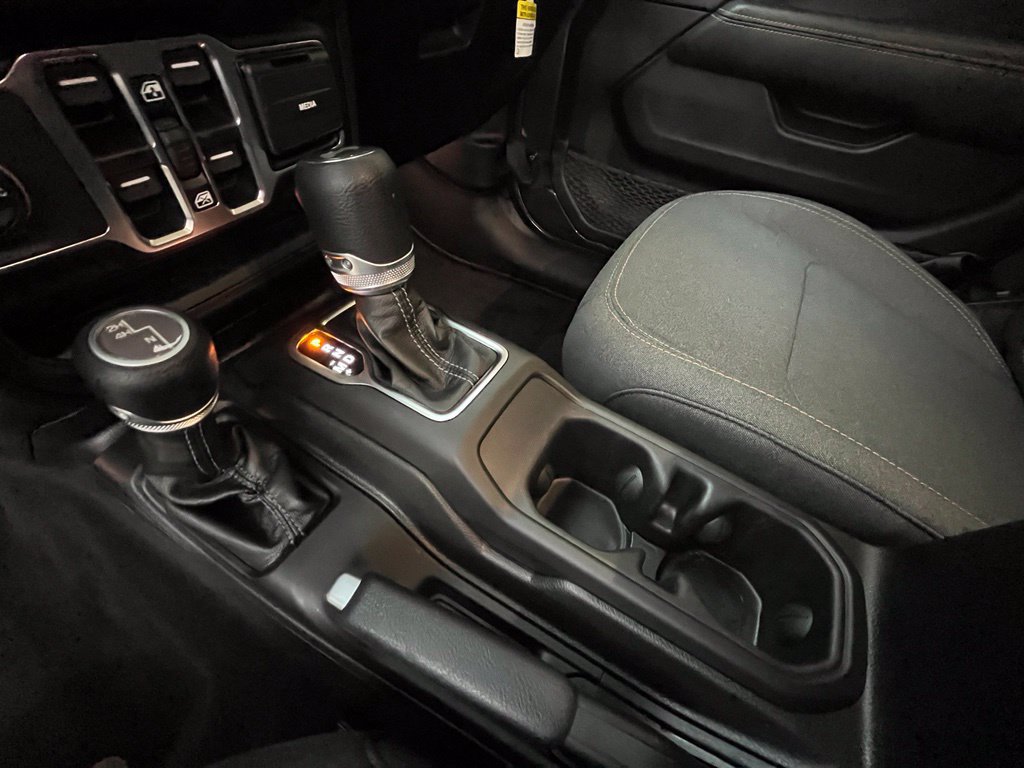 Used 2026 Jeep Wrangler Unlimited Sahara AWD/4WD image 29