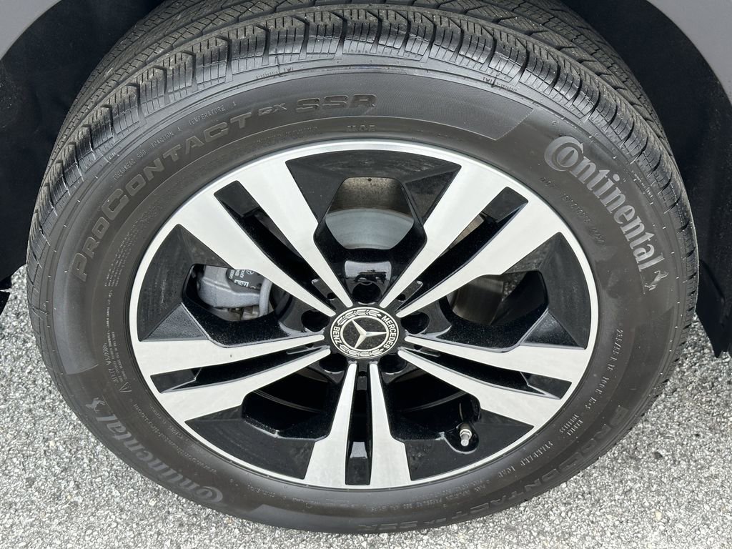 Certified 2025 Mercedes-Benz GLB 250 image 20