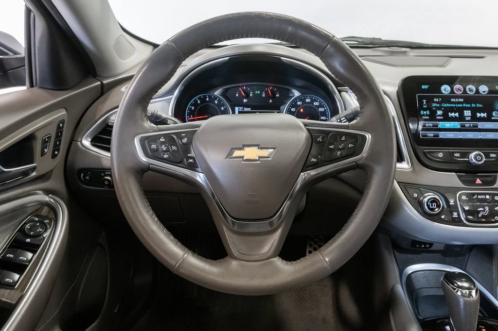Used 2016 Chevrolet Malibu Premier w/ Driver Confidence Package FWD image 12