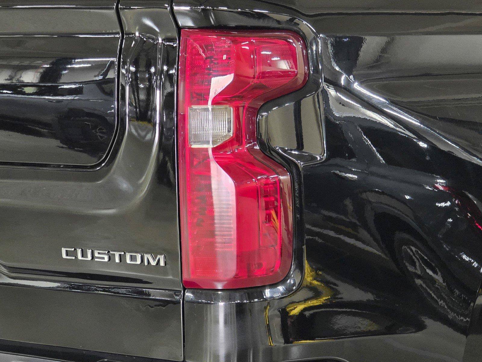 Used 2023 Chevrolet Silverado 1500 Custom AWD/4WD image 12