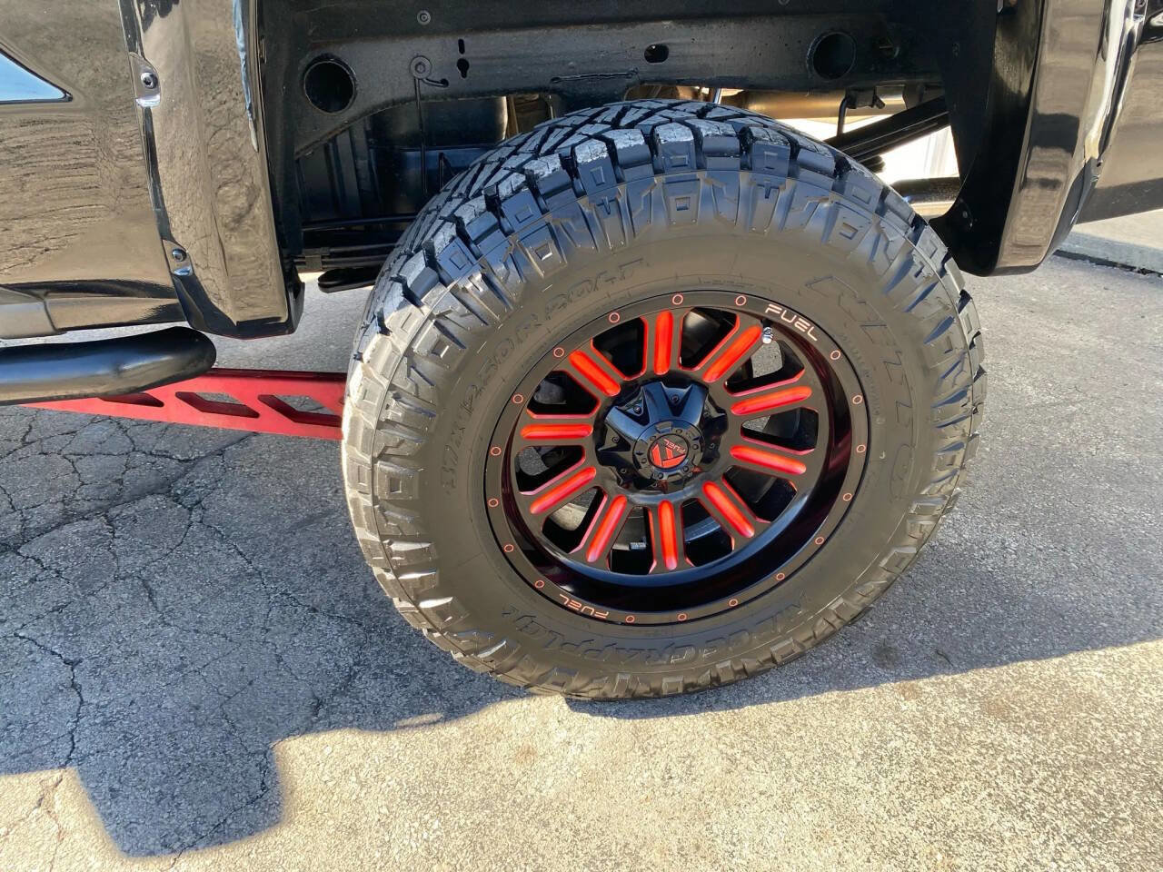 Used 2018 Chevrolet Silverado 1500 LT w/ All Star Edition image 32