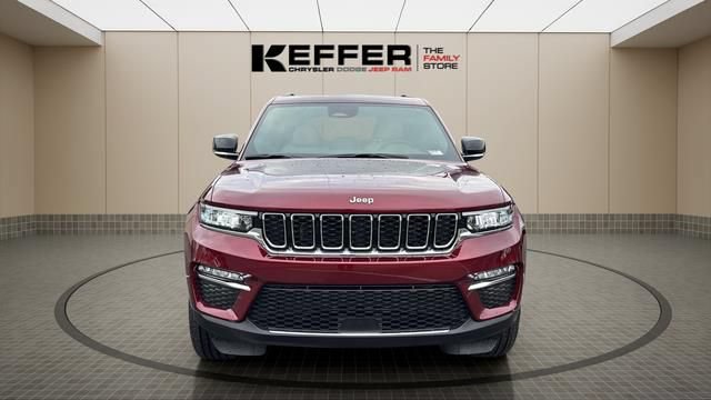 Used 2025 Jeep Grand Cherokee Limited AWD/4WD image 9