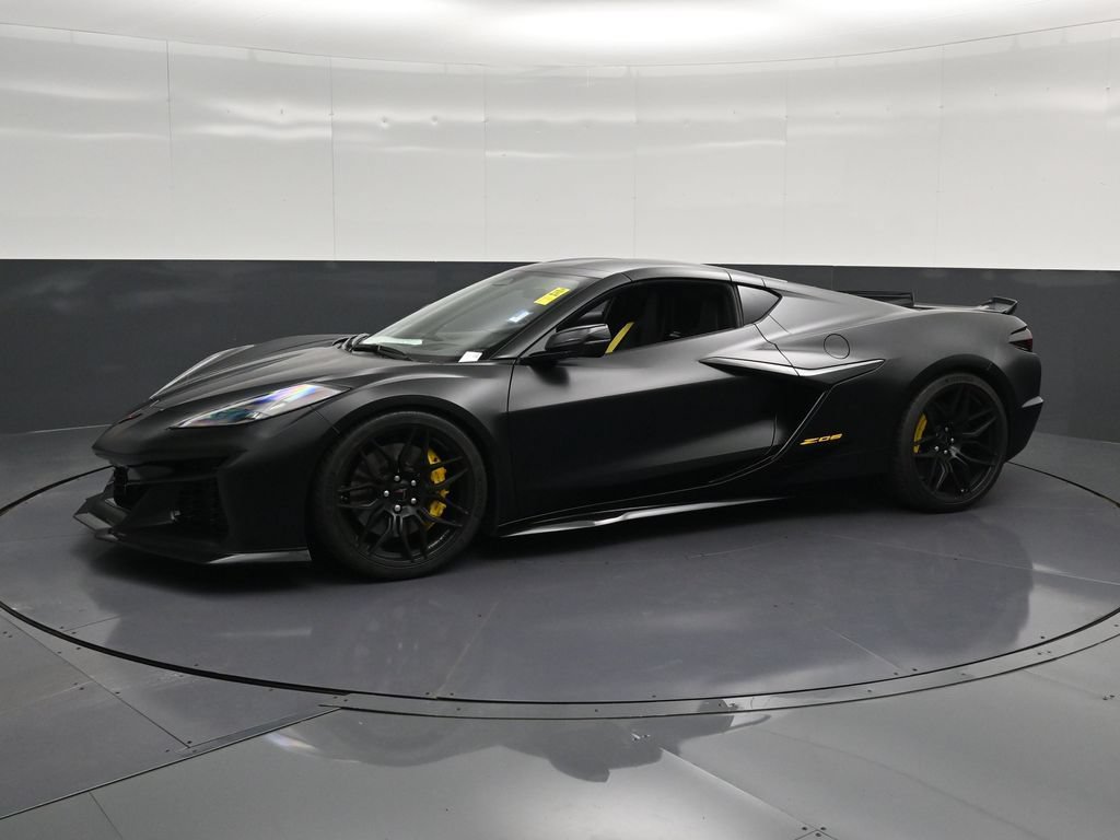 Used 2025 Chevrolet Corvette Z06 RWD image 7
