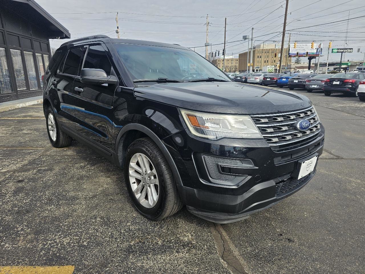 Used 2017 Ford Explorer 4WD image 3